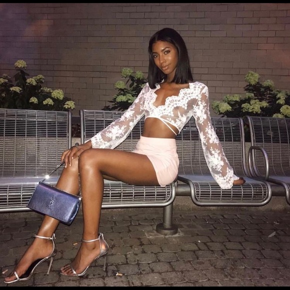 White lace crop top - Picture 2 of 6